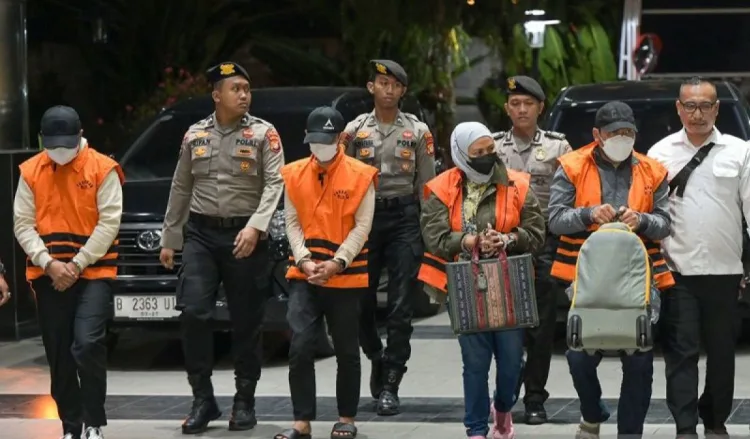OTT KPK: 6 Orang Ditangkap, Uang Suap Rp10 Miliar Disita