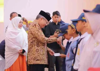 Pendidikan Sebagai Cahaya: Perjalanan Taufan Pawe Mewujudkan Harapan di Parepare