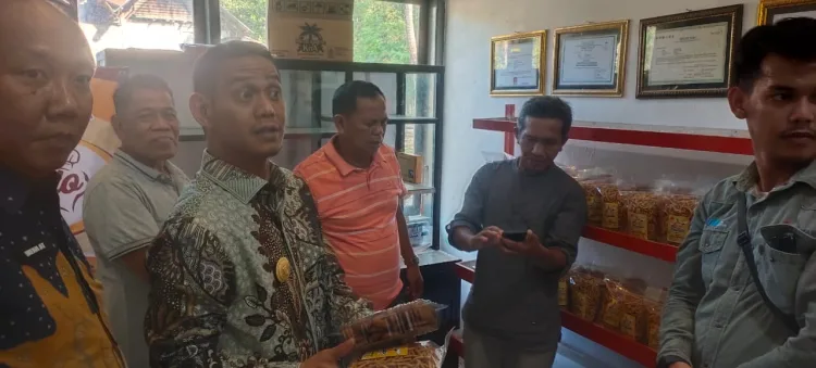 Pjs. Bupati Majene Kunjungi Pengusaha UMKM di Puawang