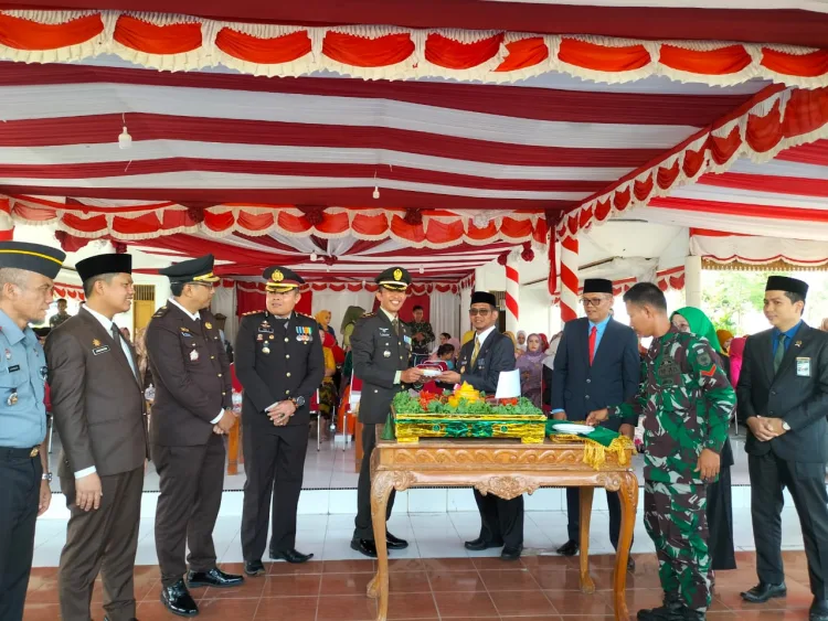 HUT TNI ke 79 diperingati di lapangan upacara Pemda Majene.