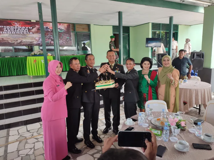 Danyon B Pelopor Satbrimob Polda Sulsel Hadiri Upacara HUT TNI ke-79 di Mako Kodim 1405/Parepare