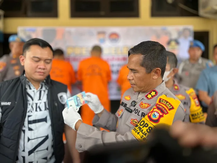 Polres Parepare Amankan Tiga Tersangka Pengedar Uang Palsu