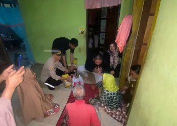 Kapolres Sinjai Kunjungi Lansia dan Korban Kebakaran di Pelosok Selatan