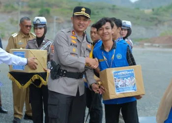 Apel Gelar Pasukan Operasi Zebra Pallawa 2024 Polres Soppeng Dan Pembagian Hlem Kepada Mahasiswa