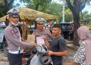 Poltabes Dan Personel Satlantas Medan, Melaksanakan Kegiatan Sosialisasi Operasi Zebra Toba 2024