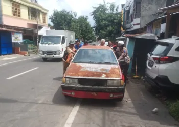 Kendaraan Tidak Layak Pakai Parkir di Jalan, Polres Parepare Tindak Tegas