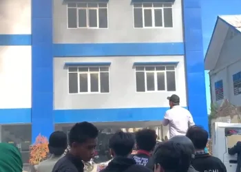 Demonstrasi Soal Transparansi Beasiswa dan Koperasi, Aliansi Mahasiswa dan Alumni UIAD Desak Rektor Mundur