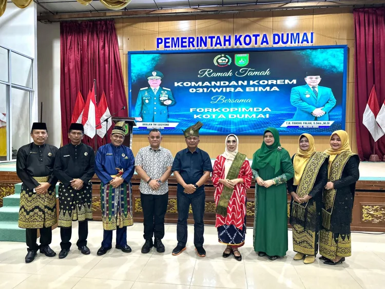 BREAKING NEWS: Pjs. Wali Kota Dumai T.R. Fahsul Falah Hadiri Ramah Tamah Bersama Komandan Korem 031/WB