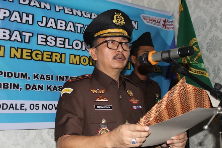 Kajari Morowali Utara Lantik Pejabat Eselon IV dan V di Kejaksaan Negeri Morowali Utara