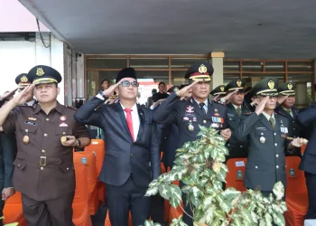 Peringati Hari pahlawan Kapolres Parepare Pimpin Upacara Tabur Bunga, Teladani Pahlawanmu, Cintai Negerimu