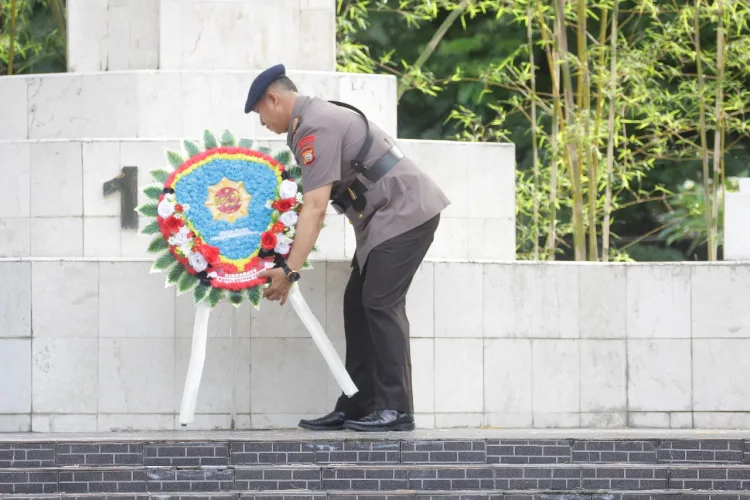 Yon B Pelopor Satuan Brimob Polda Sulsel Gelar Ziarah Rombongan di TMP Pacekke dalam Rangka HUT ke-79 Korps Brimob Polri