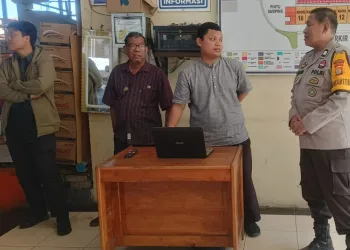 PD Pasar Makassar Lakukan Studi Banding di Pasar Sumpang Minangae, Bhabinkamtibmas Polsek Bacukiki Dampingi Kunjungan
