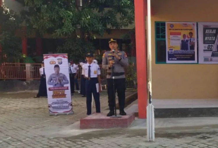Kapolsek KPN Ingatkan Siswa untuk Jauhi Bullying di Jumat Curhat