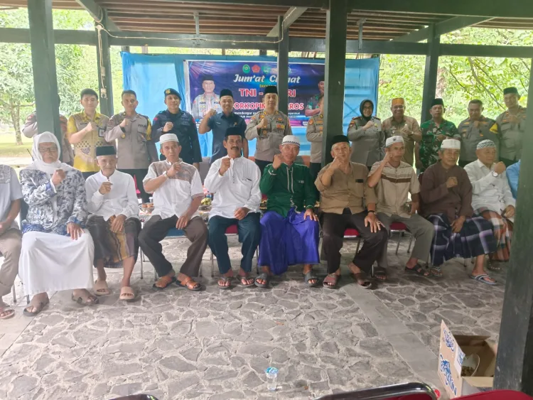 Jumat Curhat Rutin Kapolda Sulsel Sapa Warga Bantimurung Bahas Paham Radikal