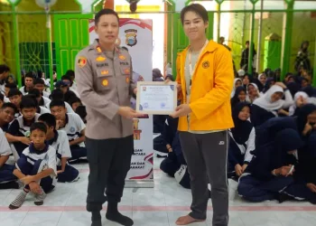 Kapolsek KPN Gelar Jumat Curhat di SMP Negeri 1 Parepare, Bekali Siswa dengan Nilai-Nilai Positif