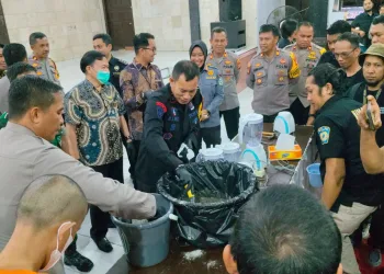 Danyon B Pelopor Satuan Brimob Polda Sulsel Hadiri Pemusnahan Barang Bukti Shabu di Polres Parepare