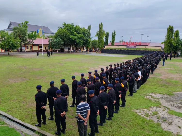 Batalyon B Pelopor Satuan Brimob Polda Sulsel Gelar Apel Pemberangkatan Pengamanan jelang pemungutan suara