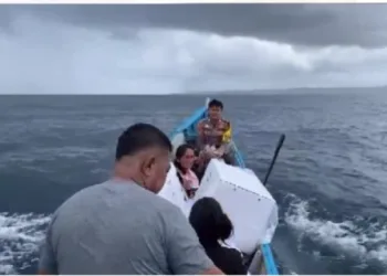 Kisah Keberanian Personil Polres Nias Selatan di Lautan Melawan Badai dalam Pendistribusian Logistik Pilkada 2024