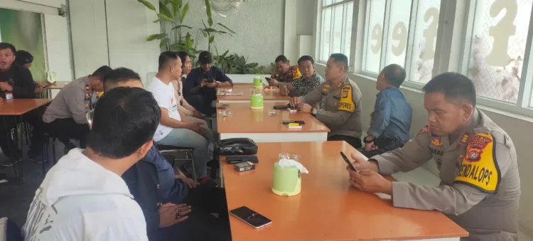 Kapolres Majene Jum’at Curhat Bersama Para Awak Media
