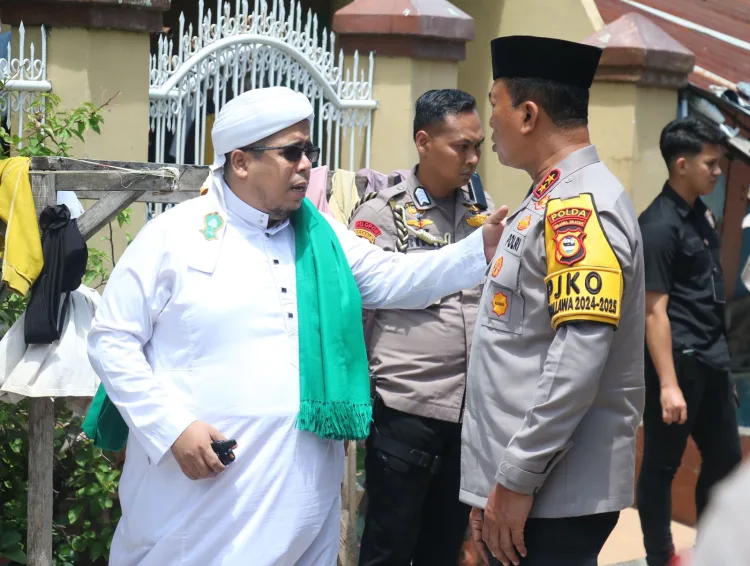 Kapolda Sulsel Silaturahmi ke Al Habib Husain: Jaga Persatuan untuk Pilkada Aman dan Damai