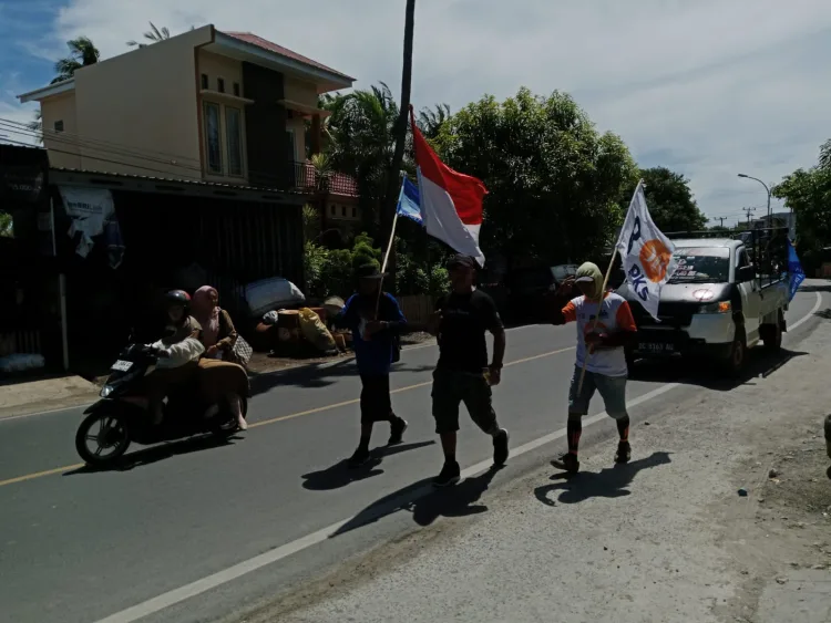 Tiga Warga Pamboang Tunaikan Nazar Jalan Kaki, Rayakan Kemenangan AST-ARB