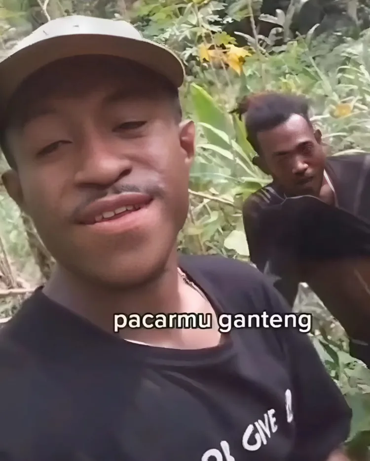 Pria Papua Viral “Maaf! Kita Juga Lemah” Beri Ucapan Anniversary ke Target Tuntas