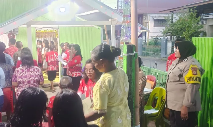 Polsek Soreang Turunkan Personel, Laksanakan Pengamanan Ibadah Perayaan Natal di GKII Parepare