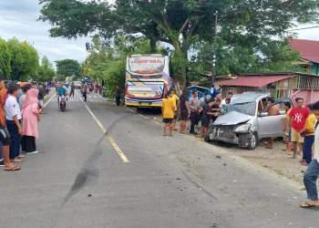 Polsek Malunda Amankan Lokasi Tabrakan Kendaraan Minibus dan Bus di Lamungan Batu