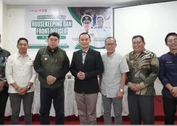 Serahkan Insentif, Pj Wali Kota Puji Peran Tokoh Masyarakat Jaga Keamanan