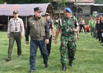 Serahkan Insentif, Pj Wali Kota Puji Peran Tokoh Masyarakat Jaga Keamanan