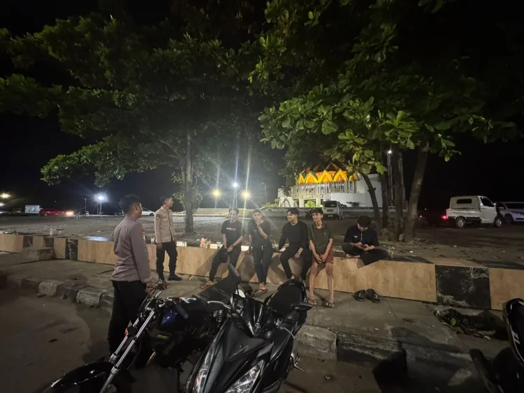 Polsek Bacukiki Gelar PMK, Pastikan Situasi Aman di Sabtu Malam