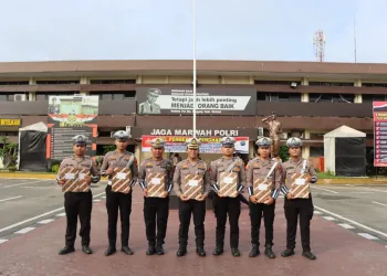 Delapan Personel Satlantas Polrestabes Medan Terima Penghargaan