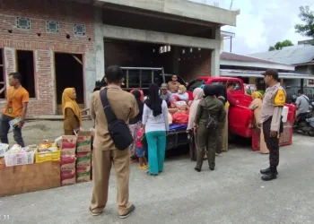 Bhabinkamtibmas Polsek Ujung Kawal Pasar Murah Labukkang