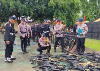 Danyon B Pelopor Satbrimob Polda Sulsel Gelar Apel Pemeriksaan Senpi Secara Serentak