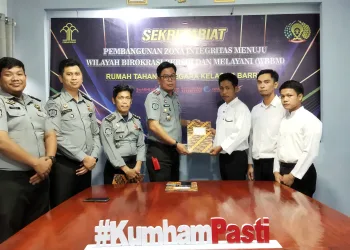 Penyerahan Remisi Natal Tahun 2024 kepada Warga Binaan Rutan Barru