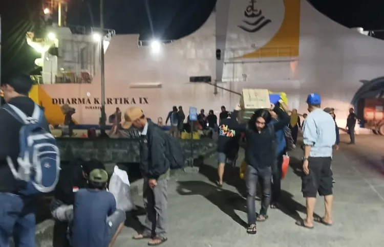 KM Dharma Kartika IX Sandar Dini Hari, Polsek KPN Polres Parepare Gelar Pengamanan Ketat di Pelabuhan Nusantara