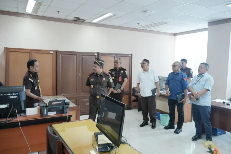 Kajati Sulsel Sidak Pegawai di Hari Pertama Kerja Tahun 2025