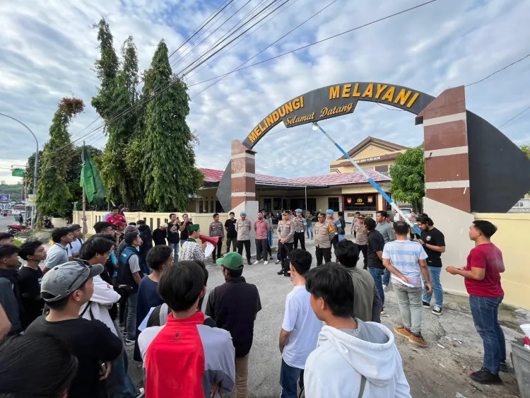 Aksi Solidaritas HMI Majene, Polres Majene Gelar Pengamanan Secara Humanis