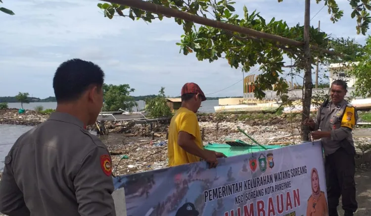 Aparat 3 Pilar Pasang Baliho, Imbau Warga Waspada Cuaca Ekstrim