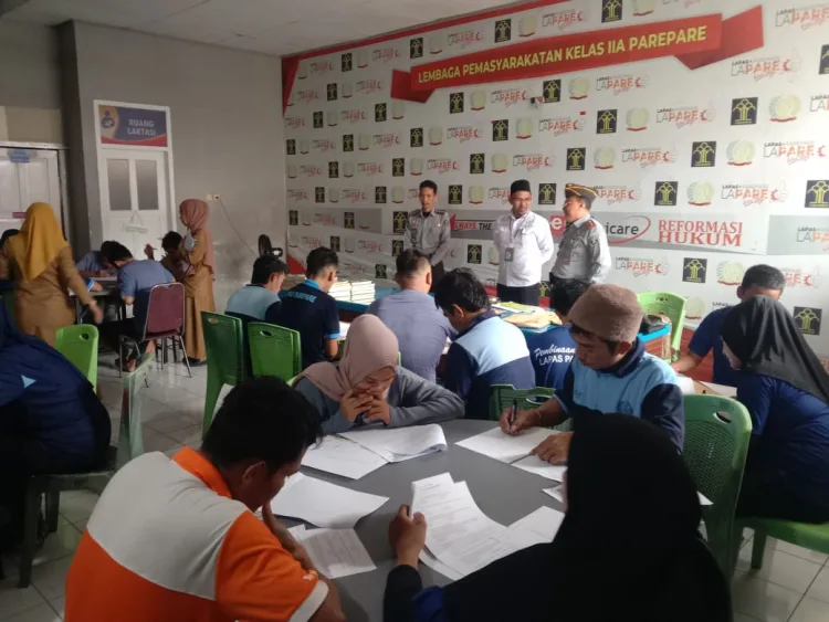 30 WBP Lapas Parepare Selesaikan Ujian  Akhir Semester