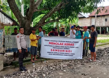 Personel Polsek Pamboang Amankan Aksi Unjuk Rasa Warga di Desa Buttu Pamboang