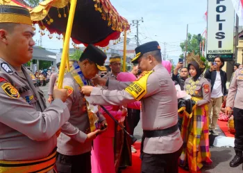 Kapolres Parepare Sambut Kunker Kapolda dengan Tari Paduppa