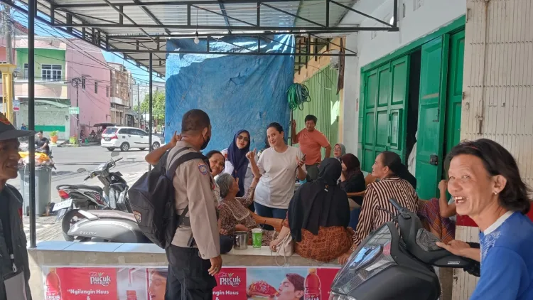 Jaga Kerukunan, Bhabinkamtibmas Polsek Soreang Rutin Kunjungi Warga