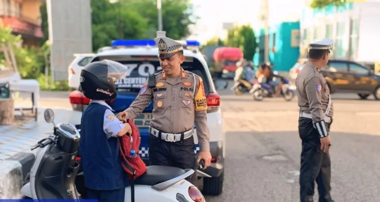 Ciptakan Arus Lalulintas Aman dan Lancar Sat Lantas sebar Personil di Sejumlah Perapatan Kota Parepare