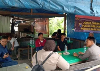Polsek Soreang Gelar Jumat Curhat di Lakessi, Warga Sampaikan Perilaku Pemuda Kerap Minum Miras