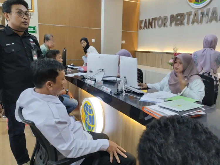 Sertifikat Tanah Warga Diblokir Sepihak Tanpa Pemberitahuan di Barru ?