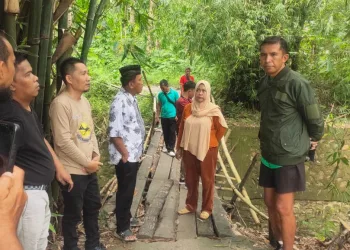 Dandim 1401/Majene Meninjau Langsung Jembatan Yang Sudah Rusak Parah