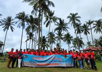 Keceriaan Warnai Family Gathering PT Fastrata Buana Cabang Palopo di Lowita Beach