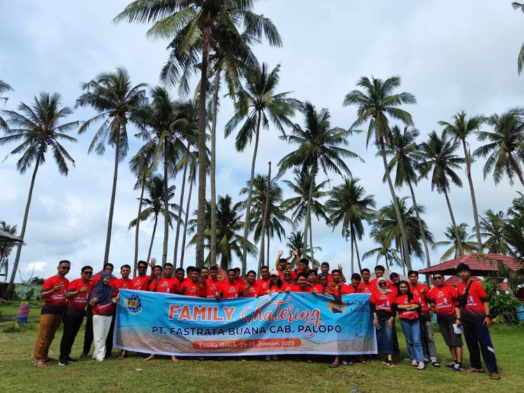 Keceriaan Warnai Family Gathering PT Fastrata Buana Cabang Palopo di Lowita Beach