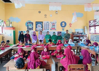 Kodim 1401/Majene Gelar giat Hasanuddin Peduli Anak Sekolah, Bagikan Makan Bergizi dan Seragam Gratis